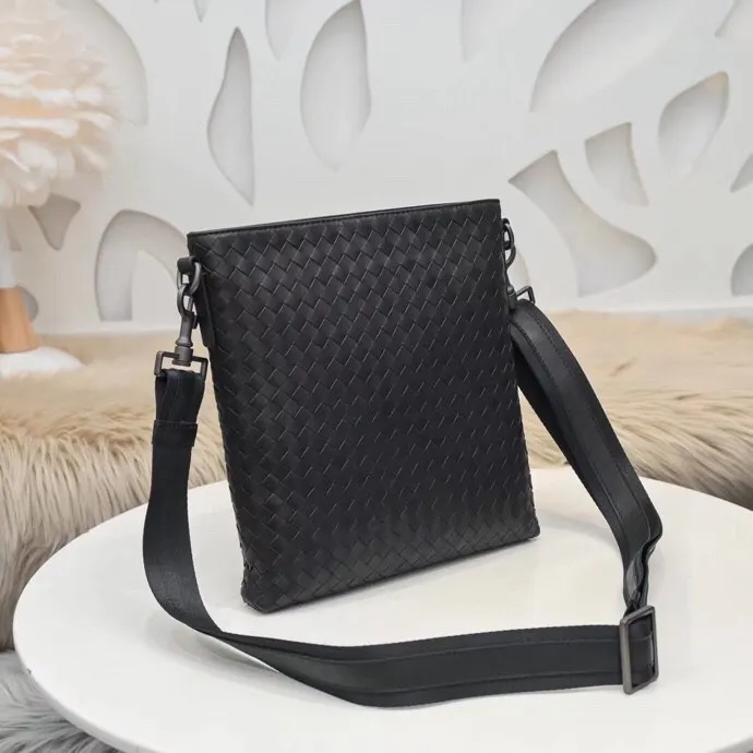 All categories 💚 Top version men’s bags 💚 BV 2024 new BV crossbody bag